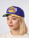Бейсболка MITCHELL NESS арт. HP8764-LALPURP Los Angeles Lakers NBA (фиолетовый / желтый)